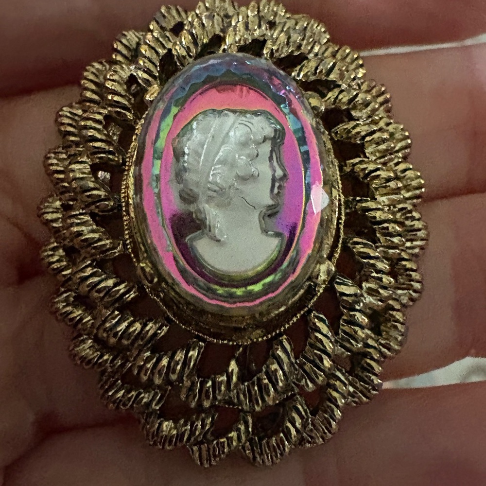 1.5” Lavender Brooch Raised Cameo Gold Setting Purple Shines Midcentury Modern